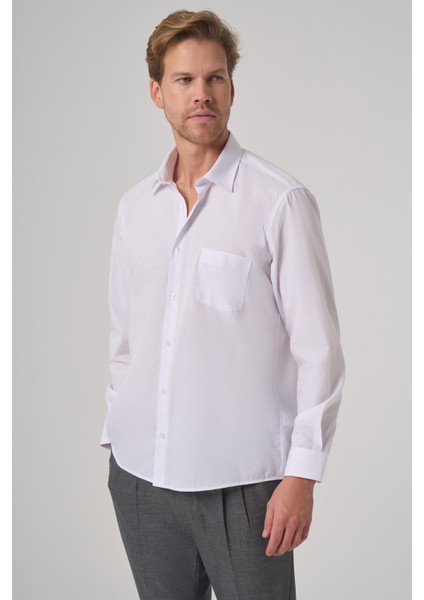 Erkek Beyaz Basic Regular Fit Sert Yaka Cepli Gömlek fiyatları