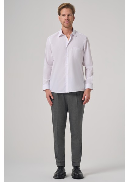 Erkek Beyaz Basic Regular Fit Sert Yaka Cepli Gömlek fırsatları