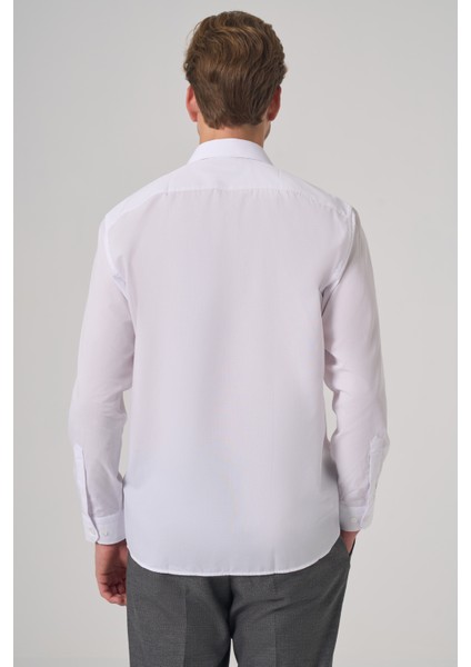 Erkek Beyaz Basic Regular Fit Sert Yaka Cepli Gömlek indirimleri