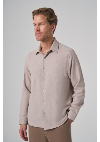 Erkek Bej Trend Dynamic Fit Sert Yaka Gömlek fiyatları