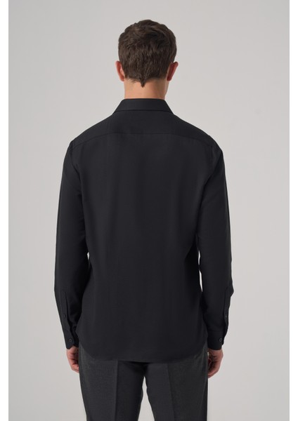 Erkek Siyah Trend Dynamic Fit Sert Yaka Gömlek indirimleri