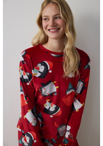 Kırmızı Penguen Desenli Bisiklet Yaka Pijama Takımı modelleri