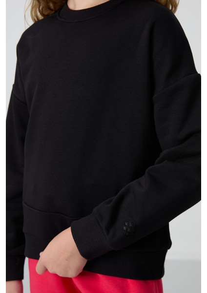 Siyah Pamuklu İçi Tüylü Yumuşak Dokulu Oversize Nakışlı Kız Çocuk Sweatshirt - 75150