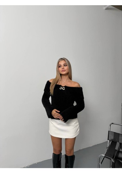 Siyah Madonna Yaka Sakallı Aksesuarlı Triko fiyatları