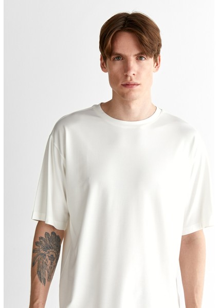 Erkek Krem Relaxed Fit Bisiklet Yaka Logolu T-Shirt 2325124T.113 fırsatları