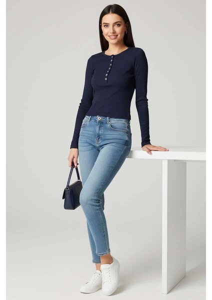 Çıtçıt Detaylı Bluz Lacivert modelleri