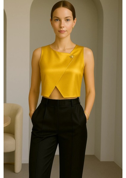 Asimetrik Saten Büstiyer Gold Düğmeli Crop Model Sade Şık Büsiyer