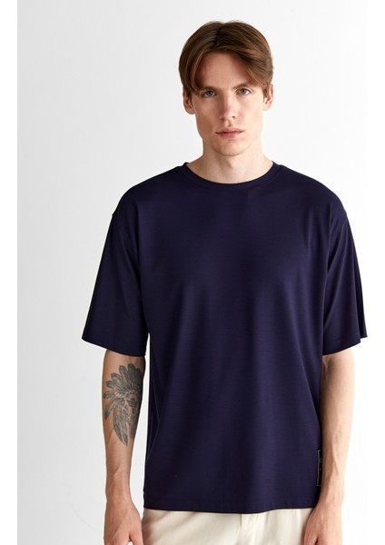 Erkek Lacivert Relaxed Fit Bisiklet Yaka Logolu T-Shirt 2325124T.433 fırsatları