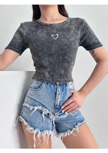 Kalp Nakışlı Asit Yıkamalı Bluz S3479 fırsatları