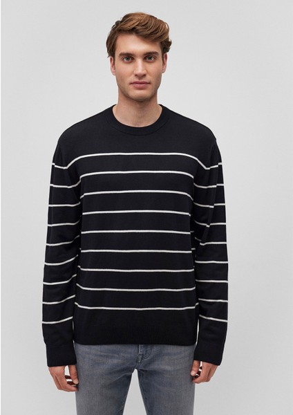 Beyaz Çizgili Siyah Kazak 0710226-900