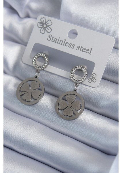 316L Çelik Gümüş Renk Zirkon Taşlı Yonca Model İşleme Detay Kadın Küpe