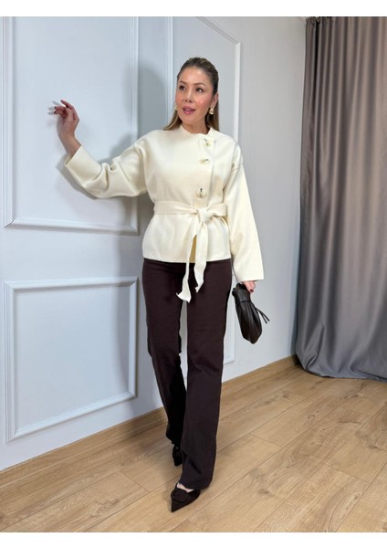 Krem Kuşaklı Triko Hırka fiyatları