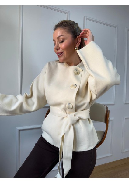 Krem Kuşaklı Triko Hırka