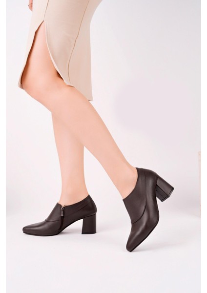 Tarçın Hakiki Deri Klasik Günlük Kadın Topuklu Ayakkabı TRC71-0102