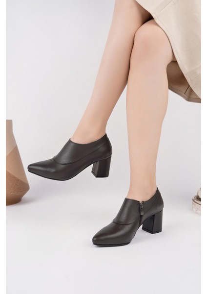 Tarçın Hakiki Deri Klasik Günlük Kadın Topuklu Ayakkabı TRC71-0102 fırsatları