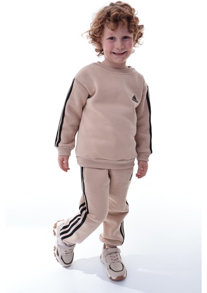 Erkek Çocuk Şeritli Polar Eşofman Takımı – Rahat ve Yumuşak Kumaş