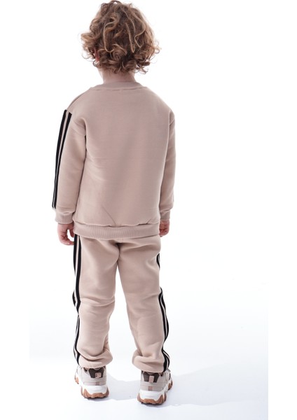 Erkek Çocuk Şeritli Polar Eşofman Takımı – Rahat ve Yumuşak Kumaş