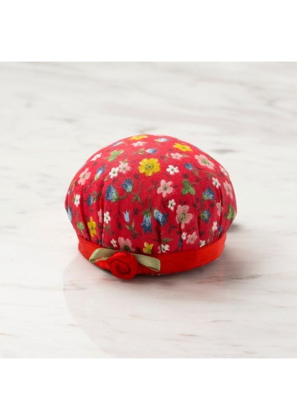 Loren Kola Takılabilir Kırmızı Çiçekli Iğnedanlık