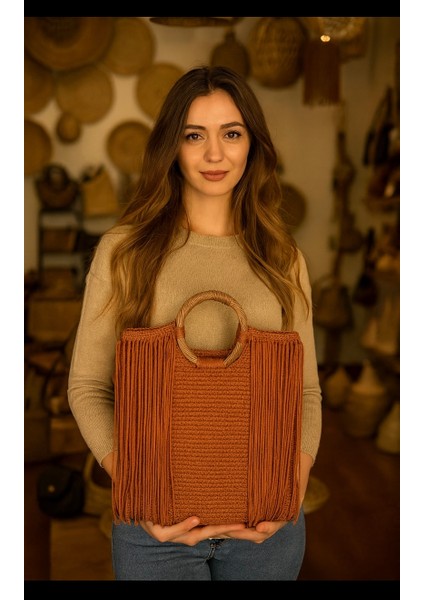 El Örgüsü Püsküllü Tarçın Renk Bayan El ve Çapraza Çanta