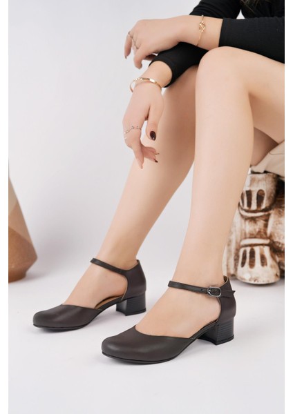 Hakiki Deri Klasik Günlük Kadın Topuklu Ayakkabı TRC71-0136 fiyatları