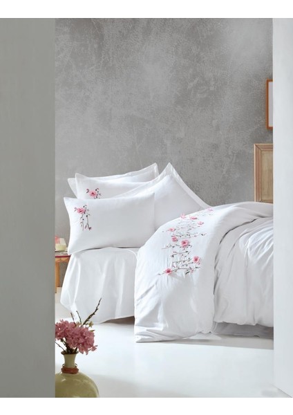 3D Nakışlı Çift Kişilik Saten Nev Takımı Perla Beyaz