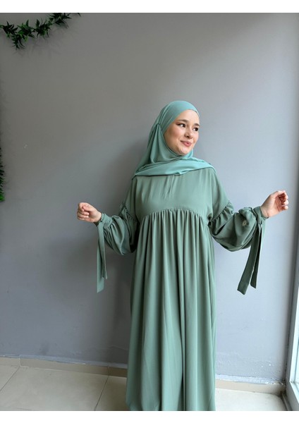 Papatya Nakışlı Liza Elbise ve Kısa Sufle 2 'li Takım fırsatları