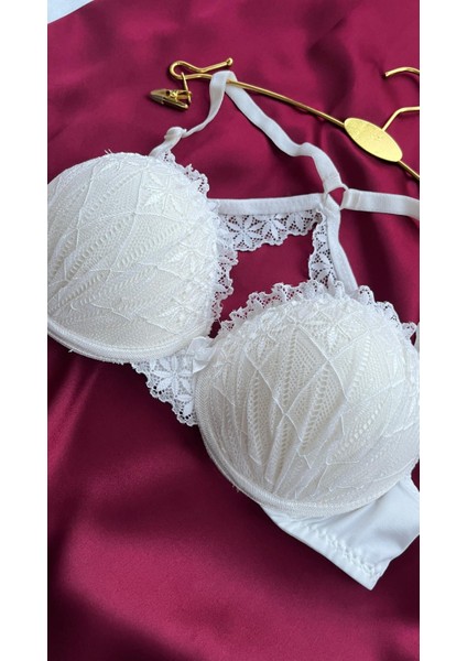Kadın Beyaz Slikon Dolgulu Sırtı Çapraz Dantelli Sütyen fiyatları