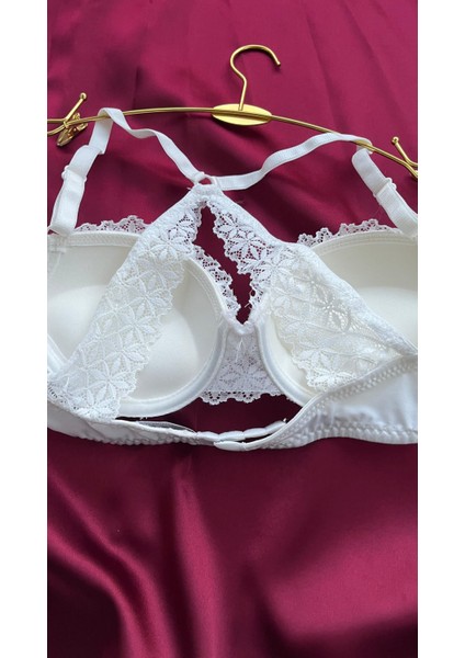 Kadın Beyaz Slikon Dolgulu Sırtı Çapraz Dantelli Sütyen modelleri