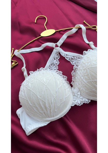 Kadın Beyaz Slikon Dolgulu Sırtı Çapraz Dantelli Sütyen fırsatları