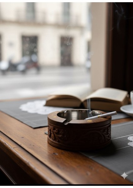 Şık Dekoratif Ceviz Ağacı Oyma Desenli Iç Kısmı Paslanmaz Çelik Küllük ( 13 cm Eni 5 cm Yükseklik fırsatları