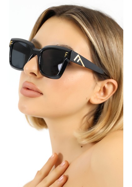 Kadın Siyah Oversize UV400 Güneş Gözlüğü Gold Detay WP25-