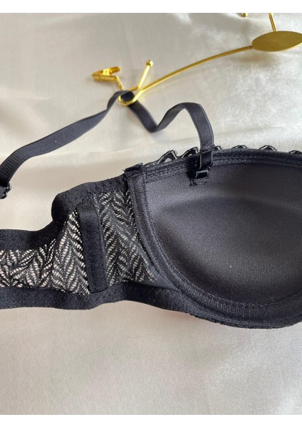 Straplez Balenli Destekli Içi Dolgulu Siyah Flamlı Dantelli Sütyen fırsatları