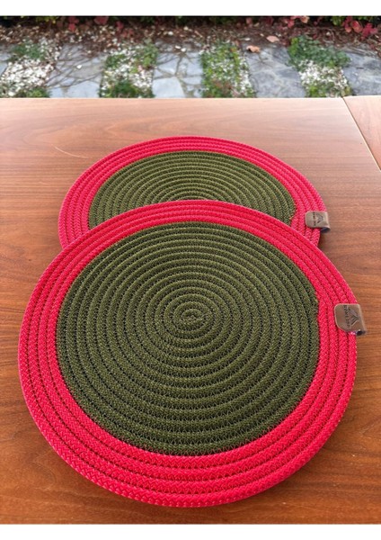 Yılbaşı Temalı Kırmızı Yeşil 2’li Hasır Görünümlü Amerikan Servis Supla – Leke Tutmaz – 33X33 cm