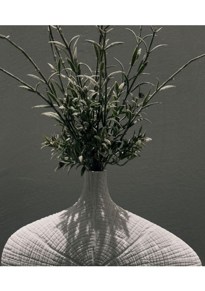 Modern Dokulu Seramik Vazo – 22X26 cm Dekoratif Ev ve Ofis Aksesuarı fiyatları