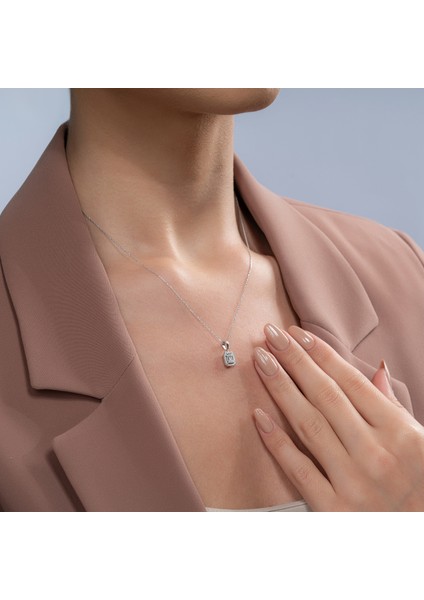 0,21 Karat Baget Pırlanta Kolye modelleri