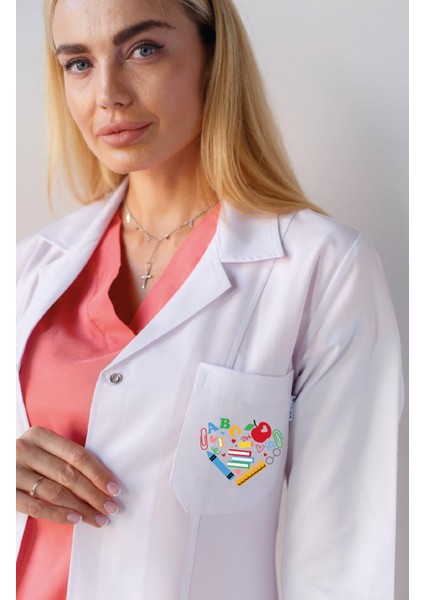 Sınıf Öğretmeni Önlüğü Alpaka Beyaz Önlük Öğretmen Baskılı 3 Cepli