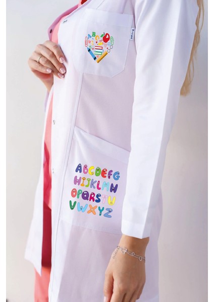 Sınıf Öğretmeni Önlüğü Alpaka Beyaz Önlük Öğretmen Baskılı 3 Cepli fiyatları