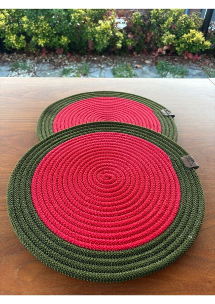 Yılbaşı Temalı Yeşil Kırmızı 2’li Hasır Görünümlü Amerikan Servis Supla – Leke Tutmaz – 33X33 cm