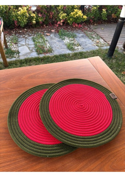 Yılbaşı Temalı Yeşil Kırmızı 2’li Hasır Görünümlü Amerikan Servis Supla – Leke Tutmaz – 33X33 cm modelleri