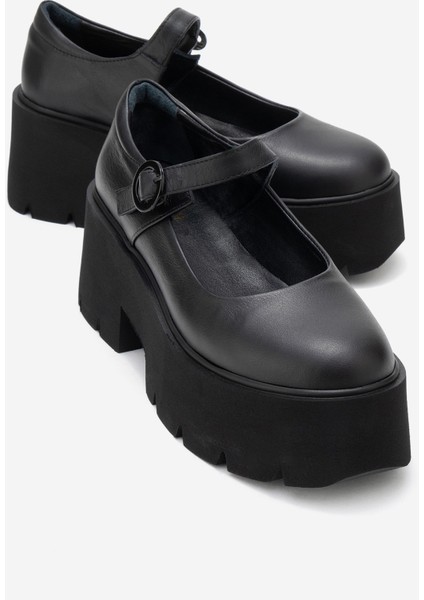 Orına Siyah Cilt Hakiki Deri Kalın Tabanlı Kadın Günlük Ayakkabı