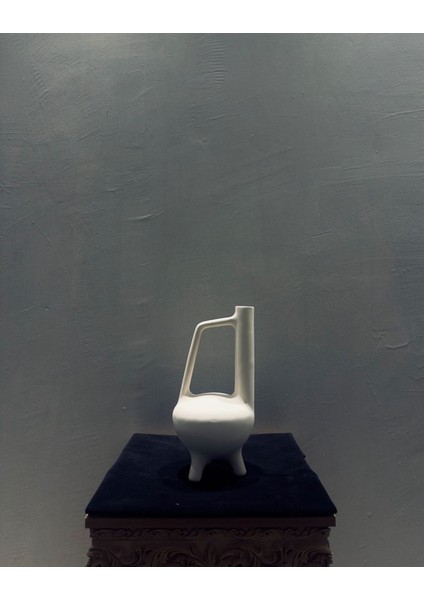 Modern Minimalist Ayaklı Seramik Vazo – 32X16X16 cm Dekoratif Ev ve Ofis Aksesuarı modelleri