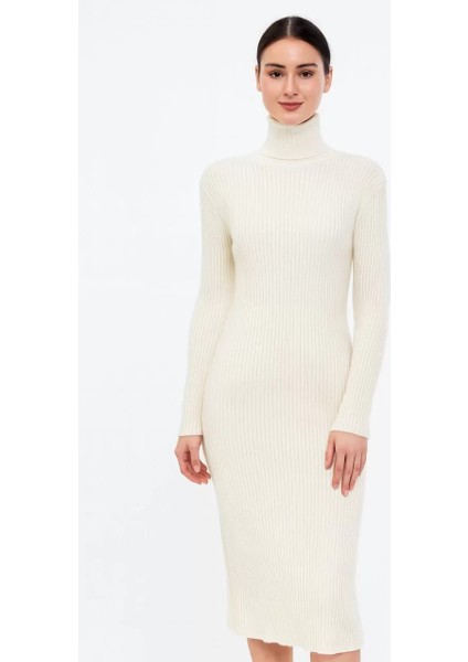 Kadın Boğazlı Triko Elbise – Uzun Fitilli Esnek Dokuma, Tam Kalıp, Kışlık & Baharlık Şık Rahat Stil, 130 cm Midi Boy Elbise - Beyaz
