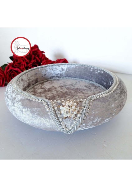 Kadife Kaplama Yuvarlak Havluluk, Süslemeli ve Ayaklı Tasarım fiyatları