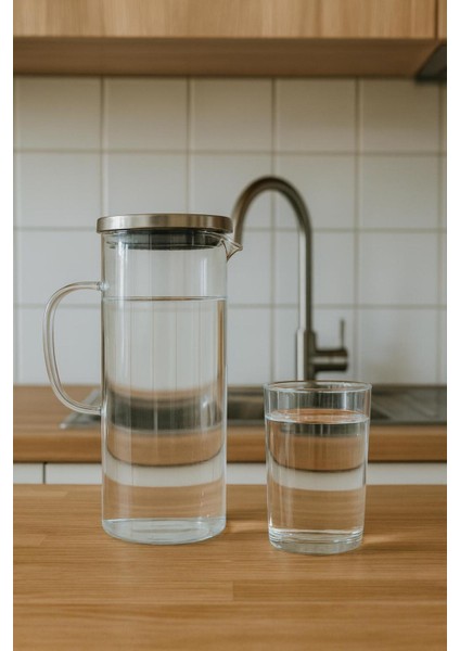 900 ml Isıya Dayanıklı Paslanmaz Çelik Kapaklı Borosilikat Cam Sürahi Mutfak Sürahisi