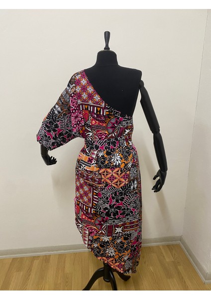 Kadın Desenli Tek Omuz Yırtmaç Detaylı Dokuma Şifon Pareo modelleri