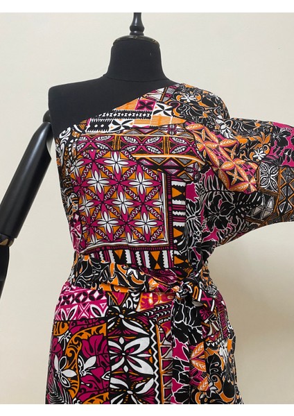 Kadın Desenli Tek Omuz Yırtmaç Detaylı Dokuma Şifon Pareo fırsatları