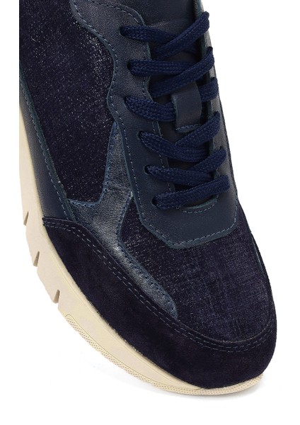 Kadın Lacivert Bağcıklı Kalın Tabanlı Deri Sneaker 25AFD371014