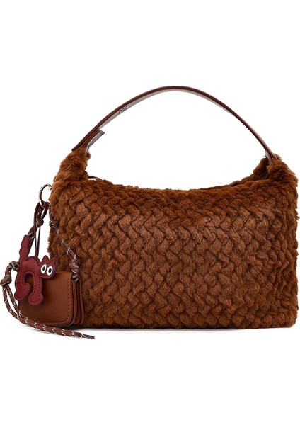 Kadın Kahverengi Uzun Askılı Charmlı Peluş Omuz Çantası 25WBD2865PH