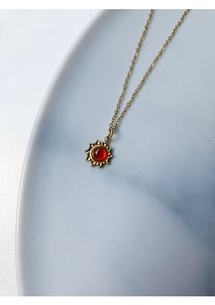 Kırmızı Taşlı Zarif Vintage Mini Güneş Kolye