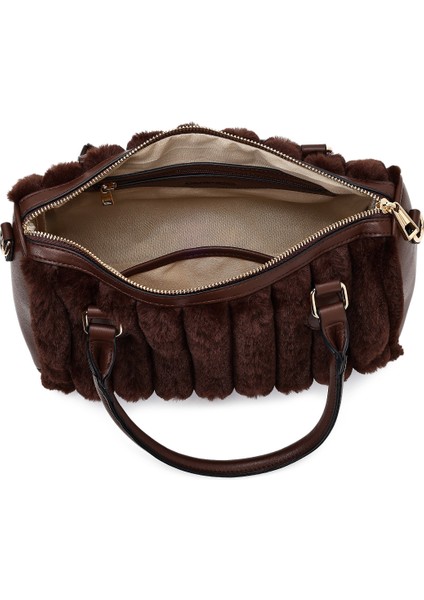 Kadın Kahverengi Uzun Askılı Aksesuarlı Peluş Omuz Çantası 25WBD2673PH